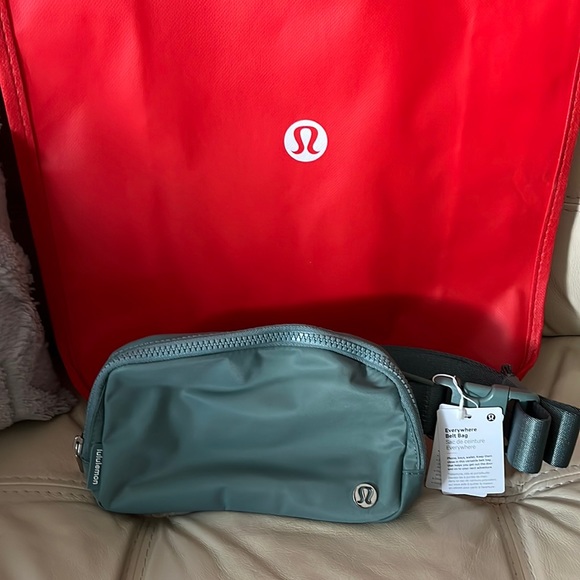 NWT Lululemon Teal belt bag - Picture 6 of 12